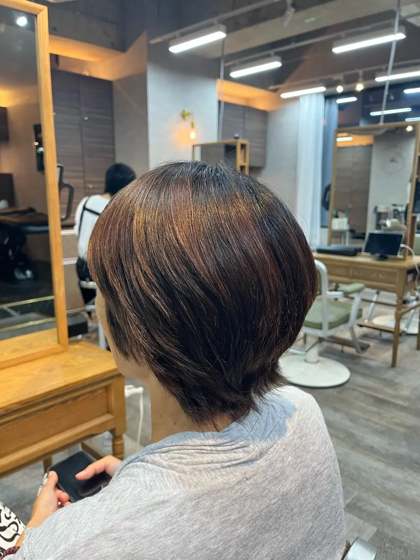 ショート カット 縮毛矯正⚡️カラー いいじまのヘアスタイル