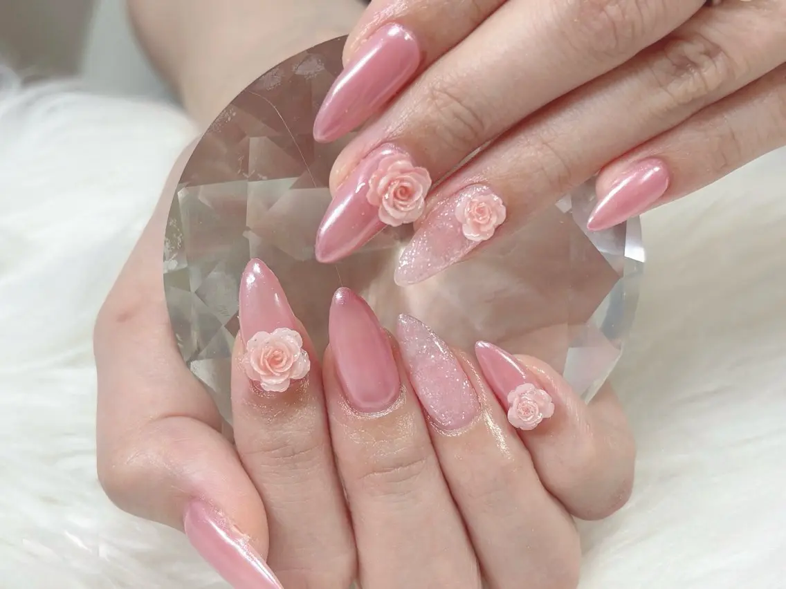 ネイル フラッシュネイル ガーリー ラメ(グリッター) ミラーネイル ピンク ハンドネイル YUUMI🫧 nailのネイルデザイン