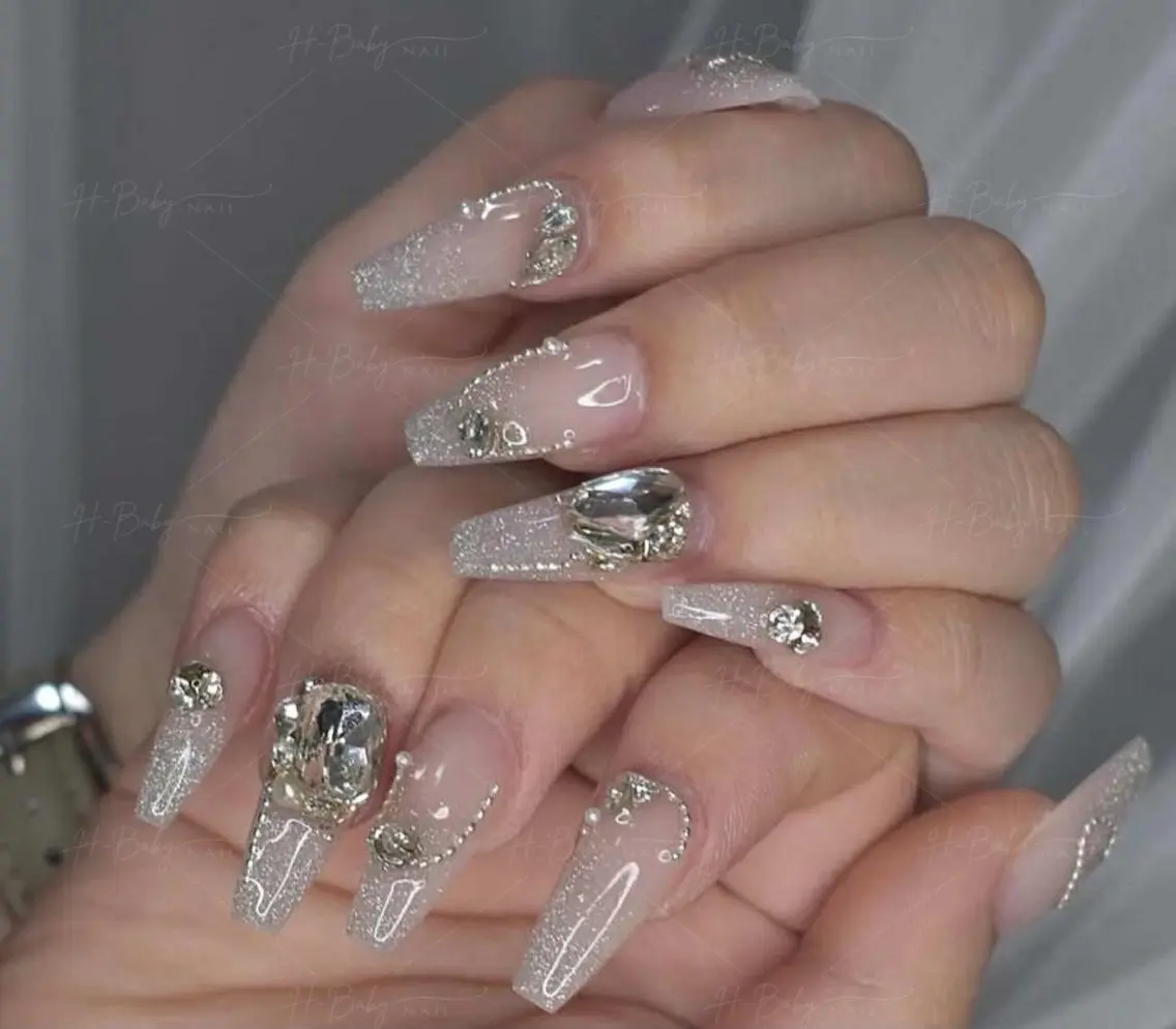 ネイル フレンチネイル ジェルネイル ガラスフレンチ ハロウィン ハート H.baby Nail Salonのネイルデザイン