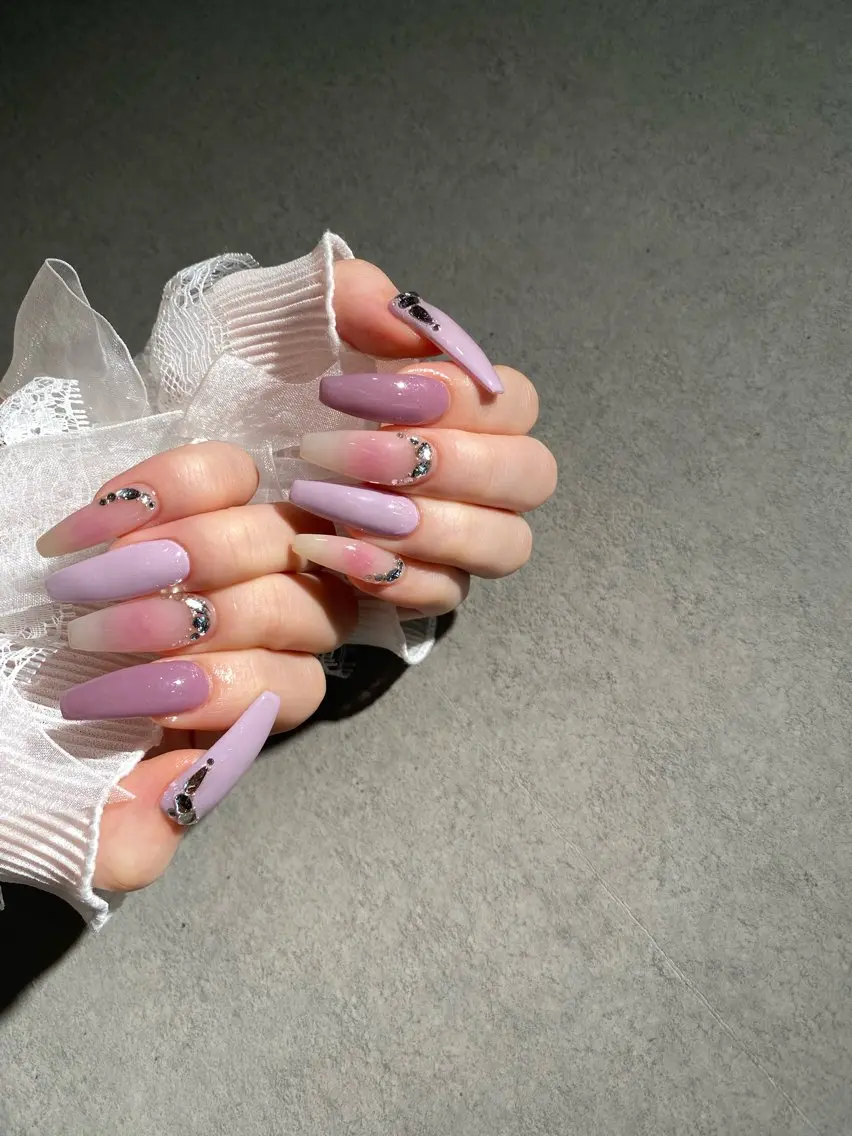 ネイル I-nailロング /ワンホン/キラキラのネイルデザイン