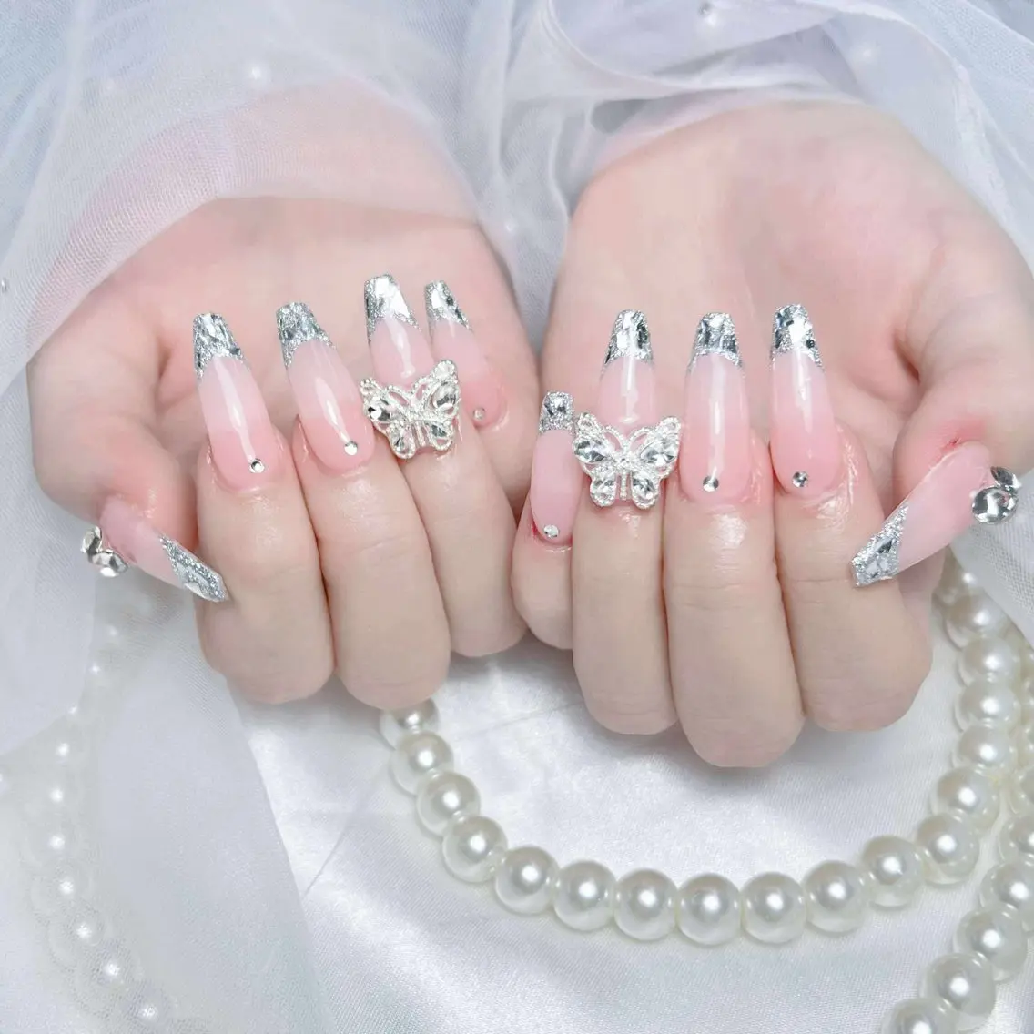 ネイル オーロラネイル ボルドー ブラウン ハート ラメ(グリッター) ハンドネイル ハンドケア Nova Nailのネイルデザイン