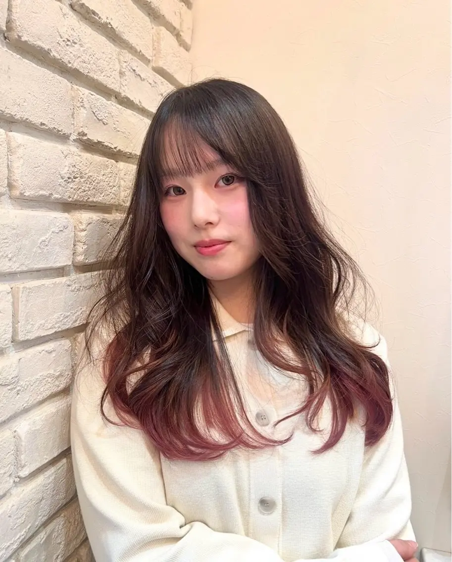 ロング カラー ブリーチ デザインカラー ピンクカラー 細谷 楓夏のヘアスタイル