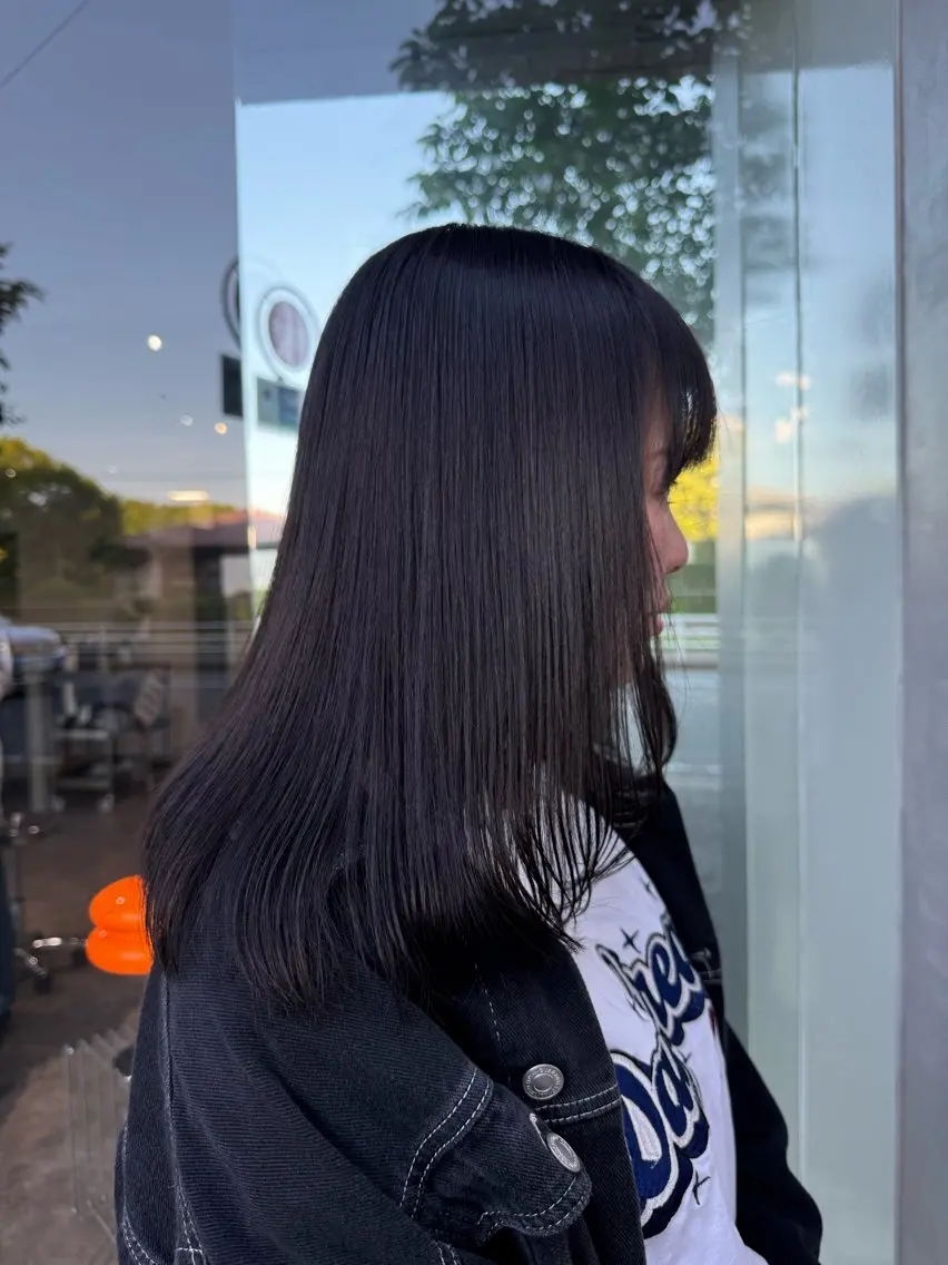 セミロング ヘアカラー qpulaあいみ 透明感カラーのヘアスタイル