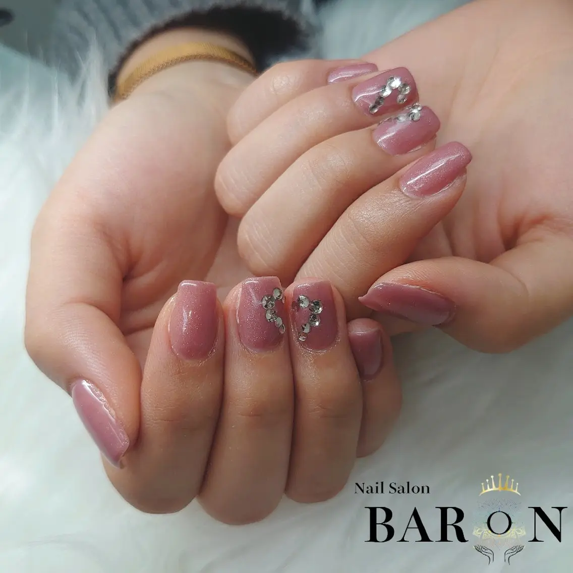 ネイル アートネイル ワンカラーネイル ストーンネイル ♛BARON♛ AOIのネイルデザイン