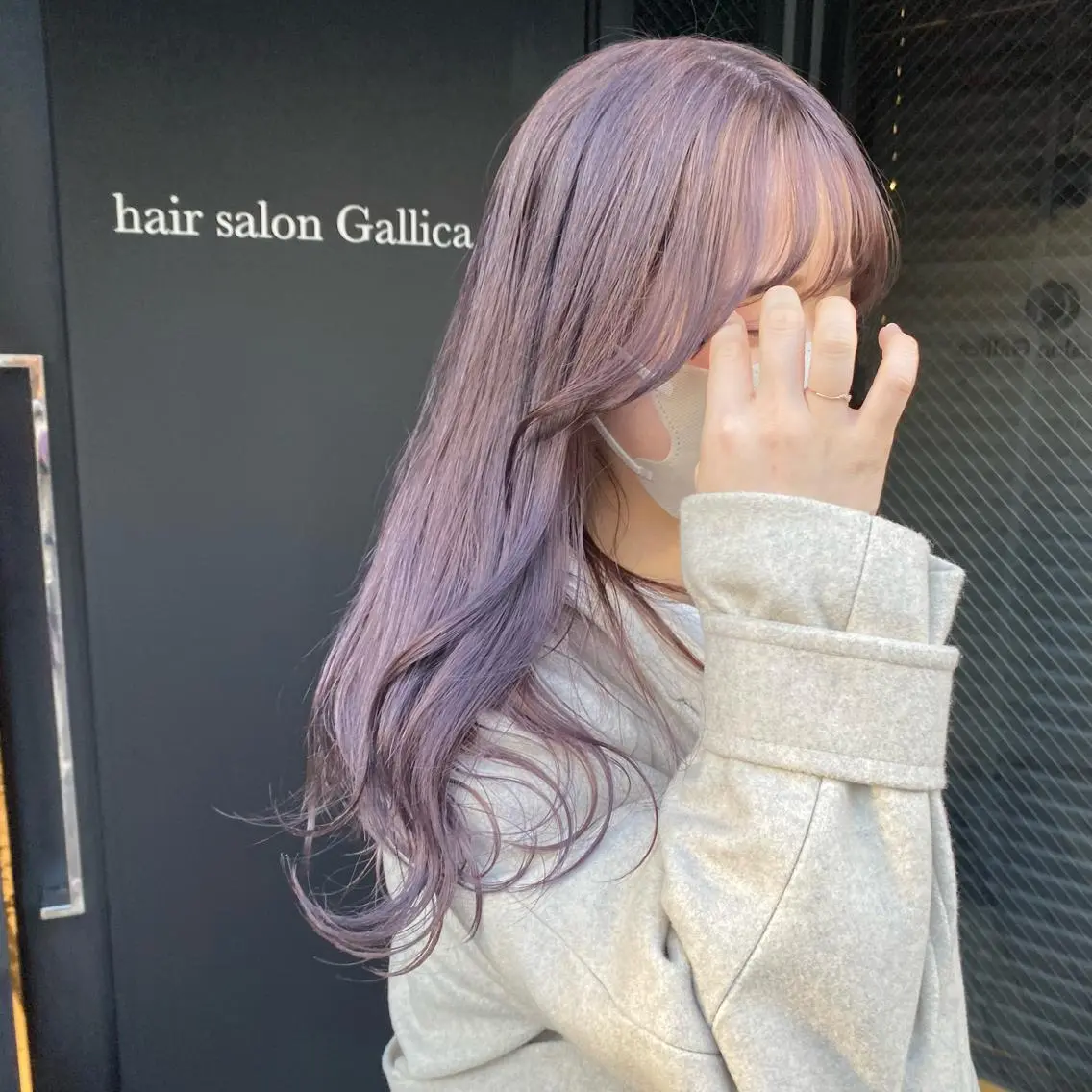 セミロング ラベンダーベージュ ayumi / 上品に盛れるhairのヘアスタイル