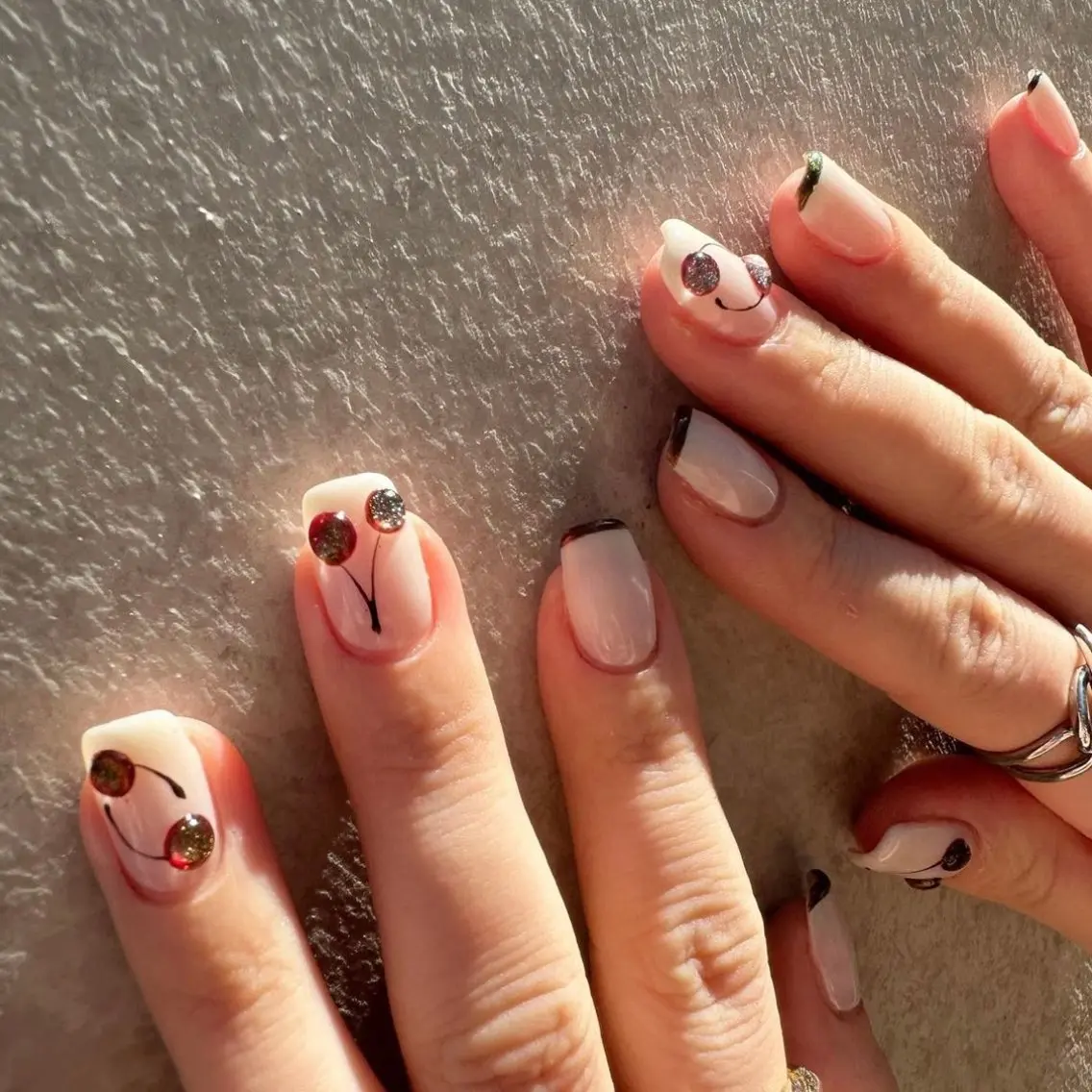 ネイル クリアネイル 氷ネイル・うるうるネイル 韓国ネイル マグネットネイル ニュアンスネイル 🪞KAPE NAIL 🪞のネイルデザイン