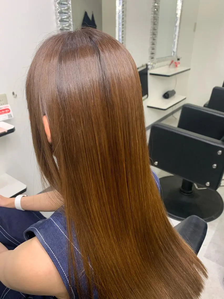 弱酸性ストレート➕カット付き❗️ブリーチ毛の方でも大丈夫です❗️自然で艶のある贅沢な仕上がりへ。。の写真