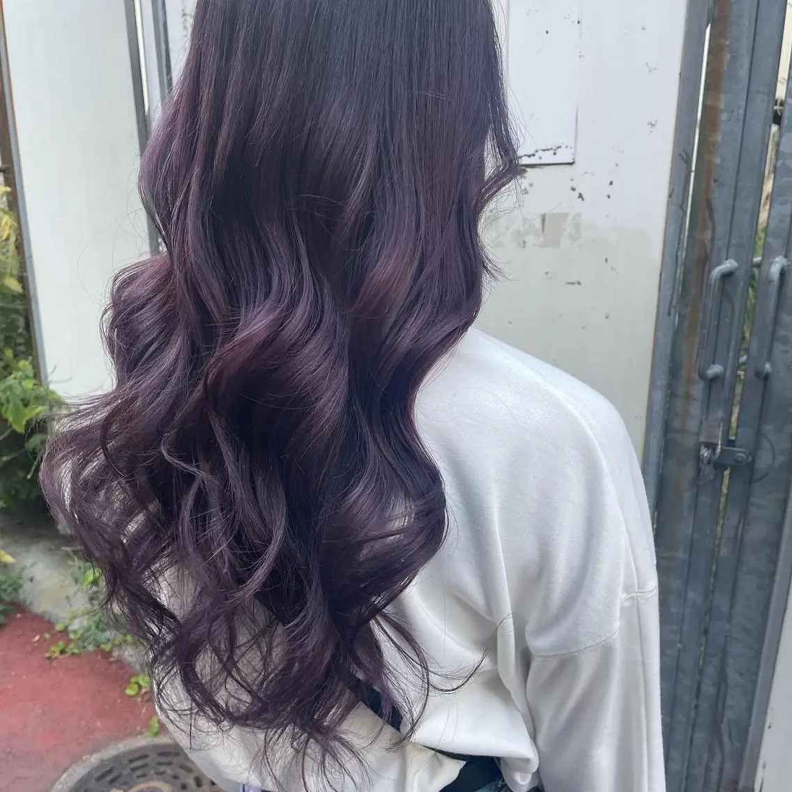 ミディアム カラー ブリーチ ダブルカラー イヤリングカラー トリートメント 吉村 夏椰のヘアスタイル