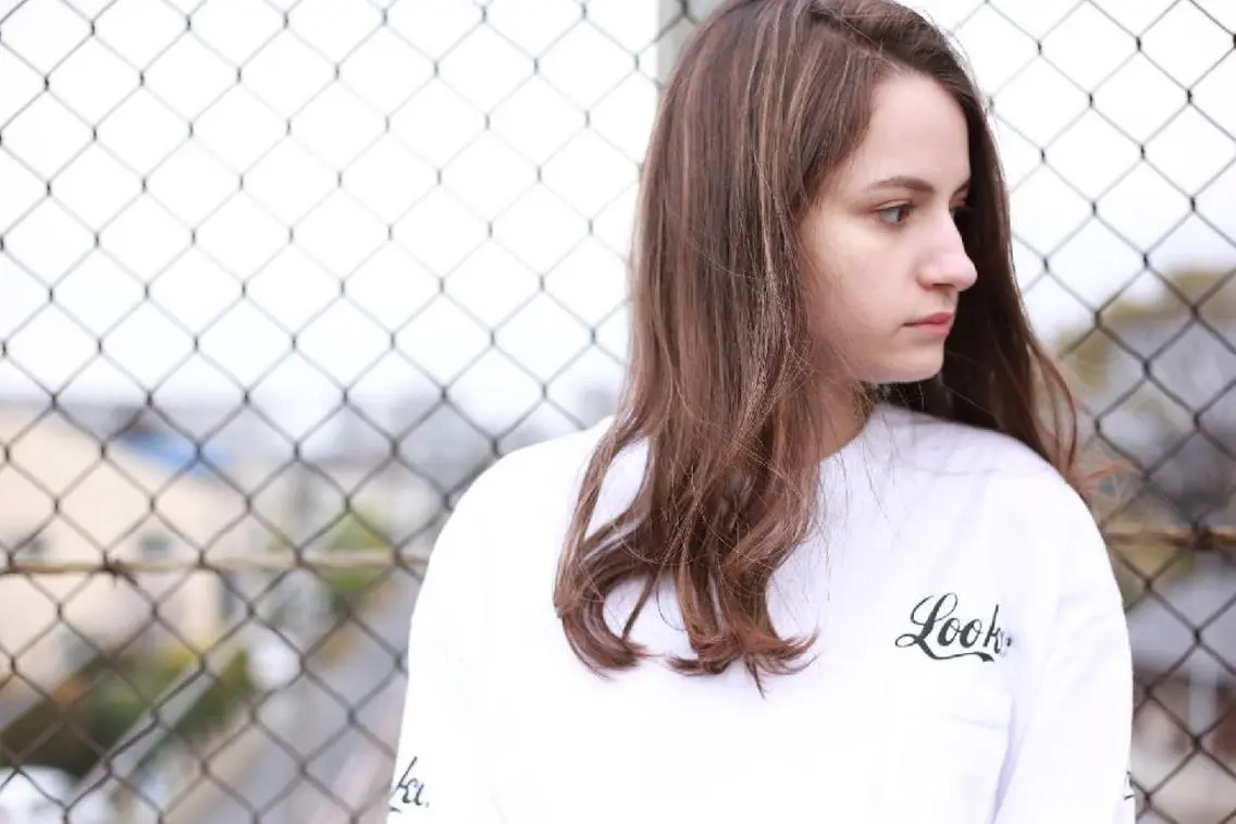 ミディアム ハイライト looker ルーカーのヘアスタイル