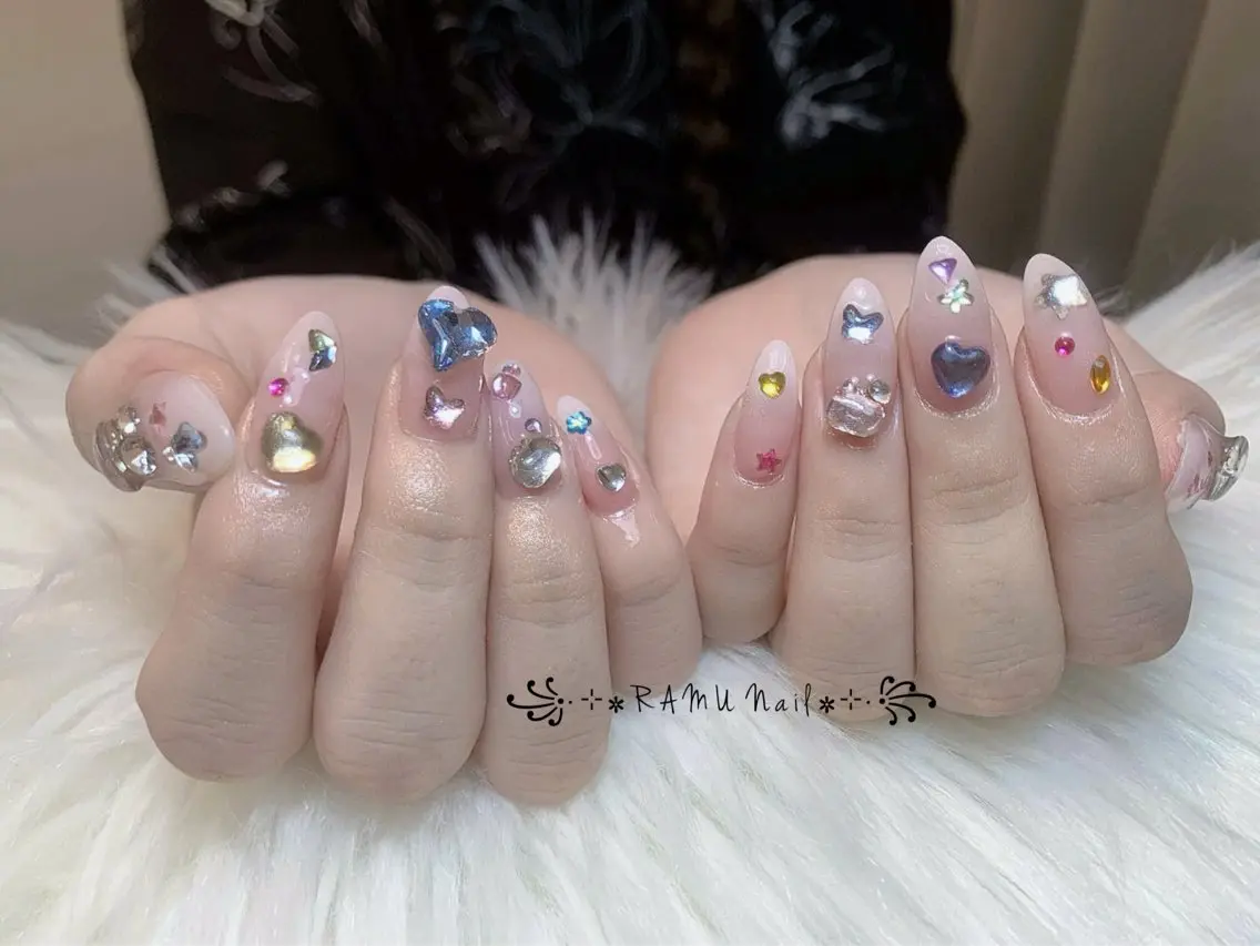 ネイル チークネイル フレンチネイル グラデーション キラキラネイル 韓国ネイル ハンドネイル RAMU_Nail 池袋店のネイルデザイン