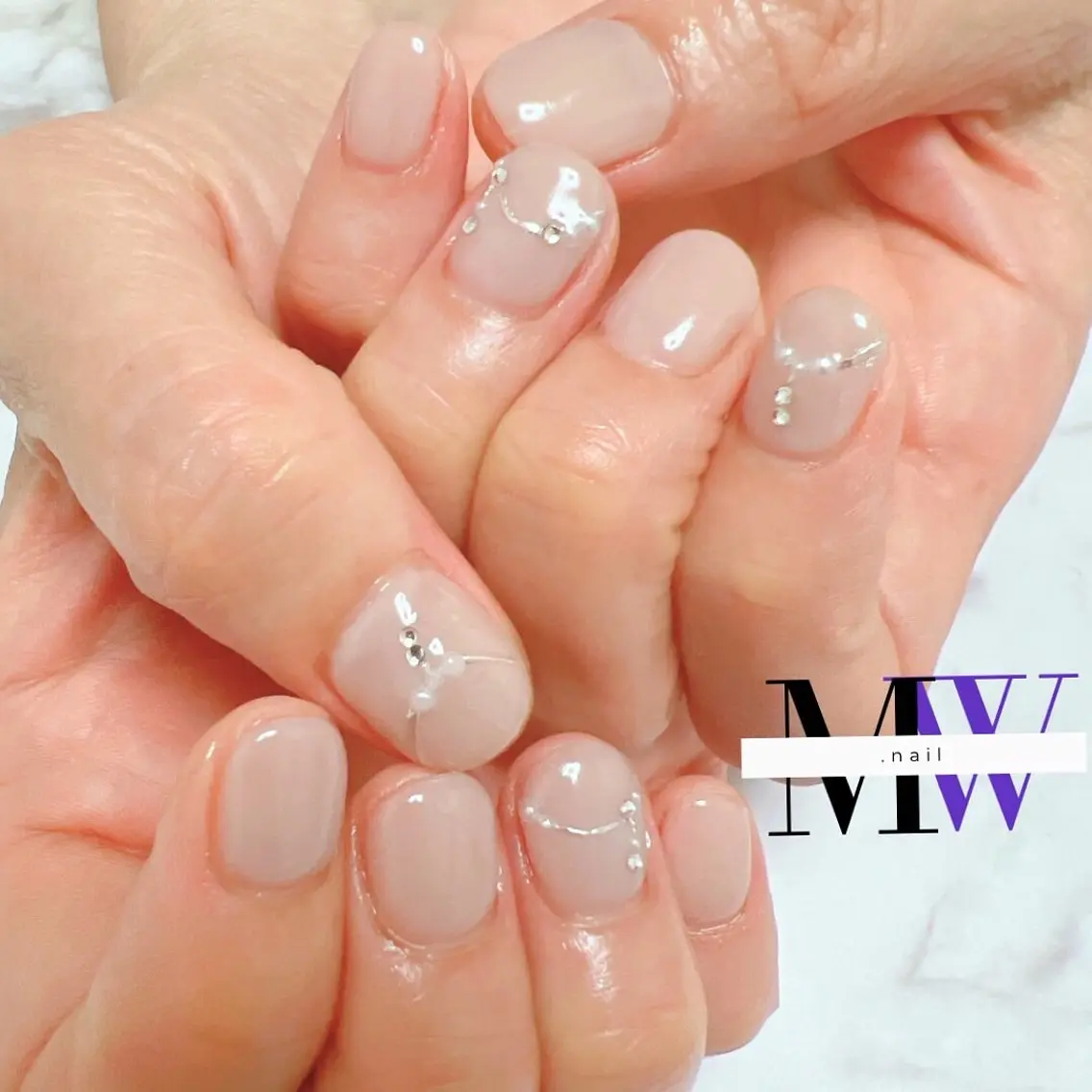 ネイル アートネイル ストーンネイル ハンドネイル MW .nailのネイルデザイン