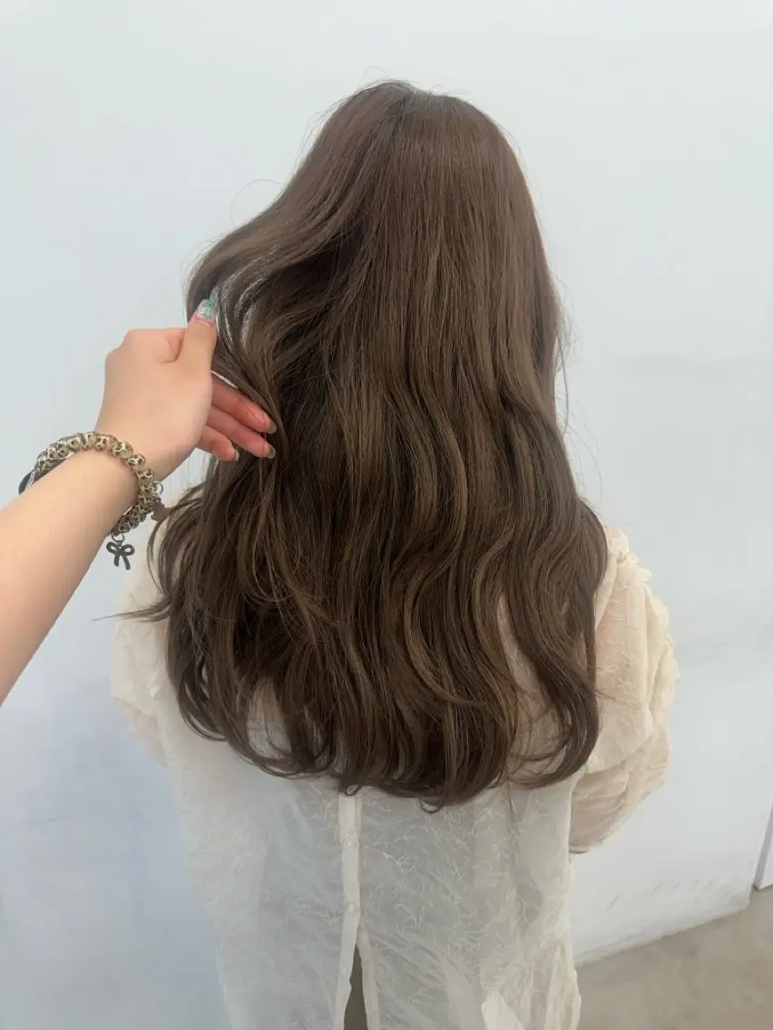 カラー ベージュカラー オリーブベージュ ヘアカラー 透明感×艶カラー🫧 SACHIKA💫のヘアスタイル