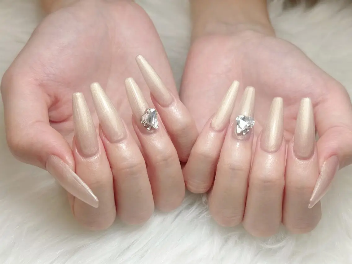 ロング 韓国風ヘア ロング ハンドネイル エム ⭐︎のネイルデザイン