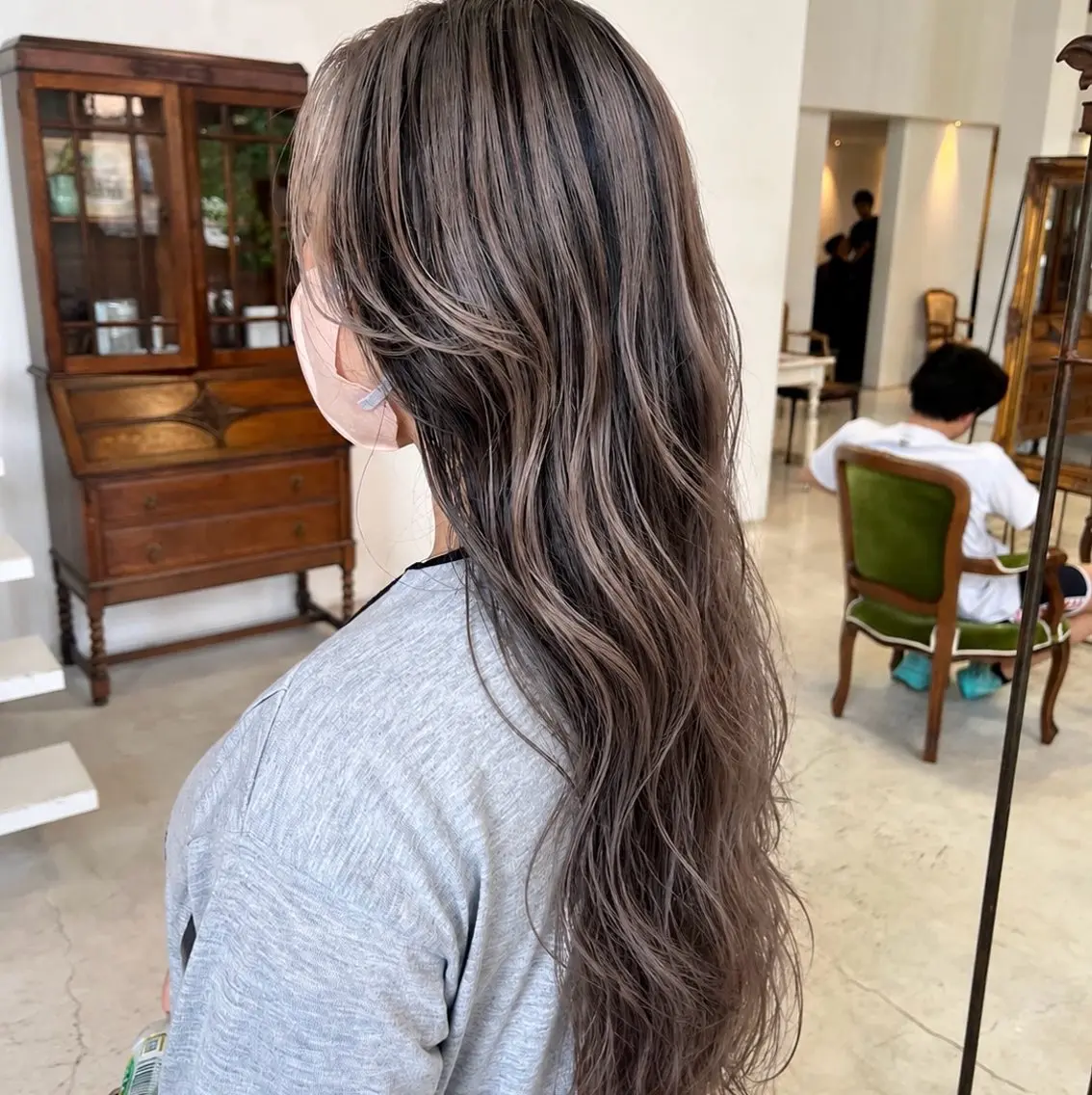ロング カラー バレイヤージュ レイヤーカット カット ヘアカラー トリートメント 【中村公園】小山 蒼生のヘアスタイル