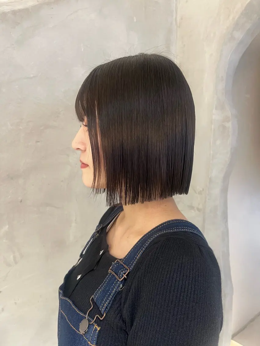 ミディアム カット トリートメント 切りっぱなしボブ/ 艶カラー/綾莉のヘアスタイル