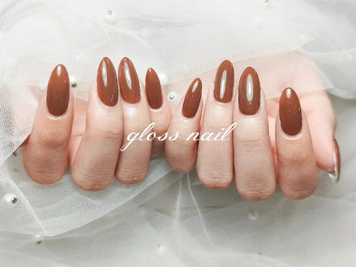 ネイル アヤカ☘️Gloss nailのネイルデザイン