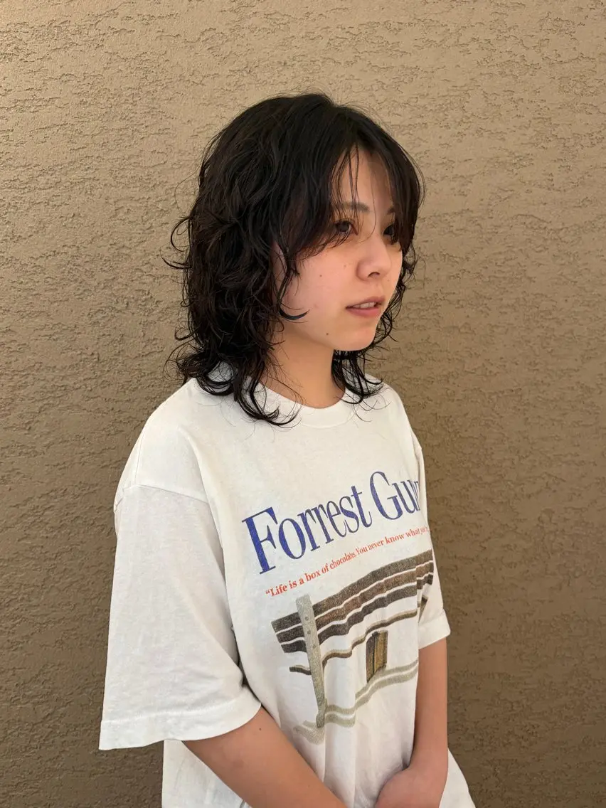 ミディアム パーマ ミディアムパーマ カット パーマ トリートメント 岡田 万侑のヘアスタイル