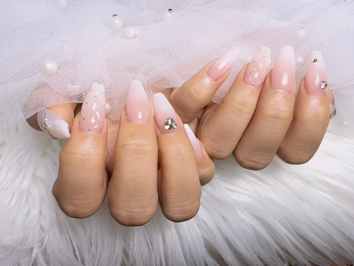 ネイル アートネイル フラッシュネイル フレンチネイル ジェルネイル ガラスフレンチ M2  BEAUTY Yukiのネイルデザイン