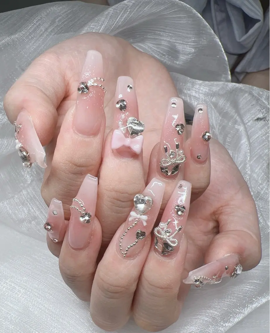ネイル 長さ出し グラデーション キラキラネイル マグネットネイル ニュアンスネイル Lee Nails チップ長さだし専門店のネイルデザイン