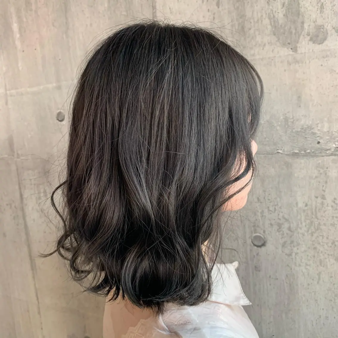 ミディアム カラー ヘアカラー トリートメント 眞名子 瑞紀のヘアスタイル
