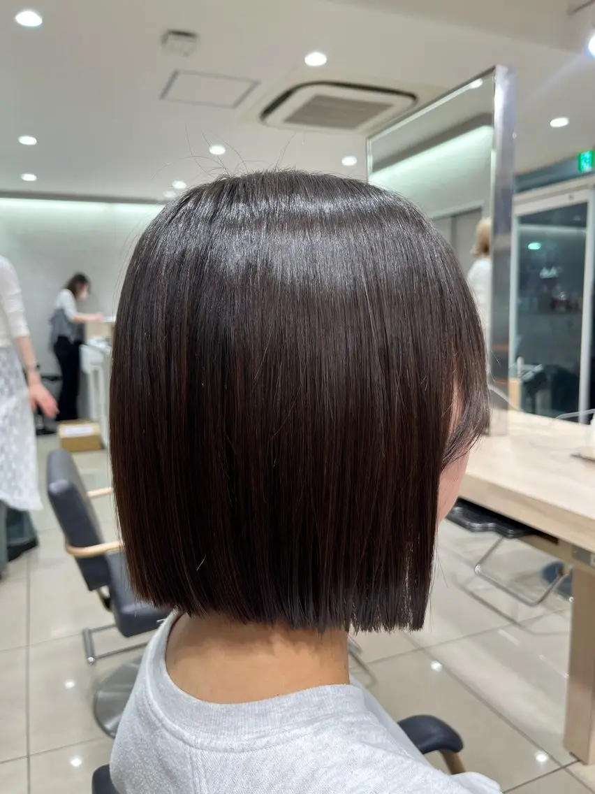 ショート パーマ ボブ 縮毛矯正 ストレートパーマ カット 縮毛矯正 トリートメント 巖本 真希のヘアスタイル