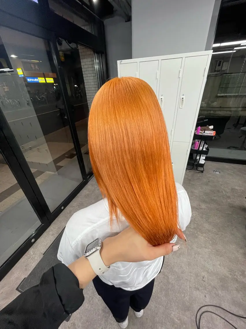 ミディアム カラー ヘアカラー トリートメント 🩵ハイトーン/ レイヤーYUZU🩵のヘアスタイル