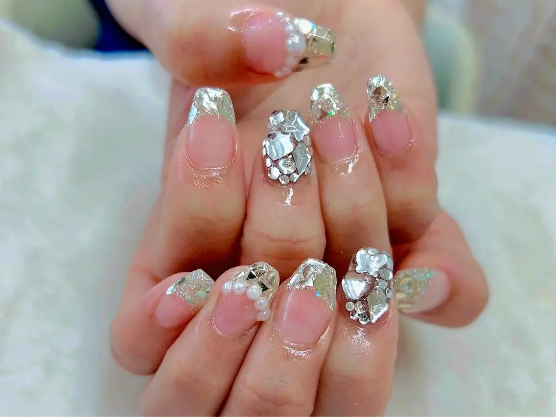 ネイル フレンチネイル ガラスフレンチ キラキラネイル 心斎橋Salon Epokkuのネイルデザイン