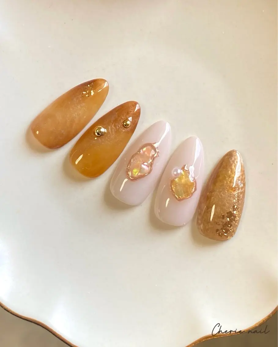 ネイル ブラウン ジェルネイル ミラーネイル ニュアンスネイル ハンドネイル Cherienail yunaのネイルデザイン