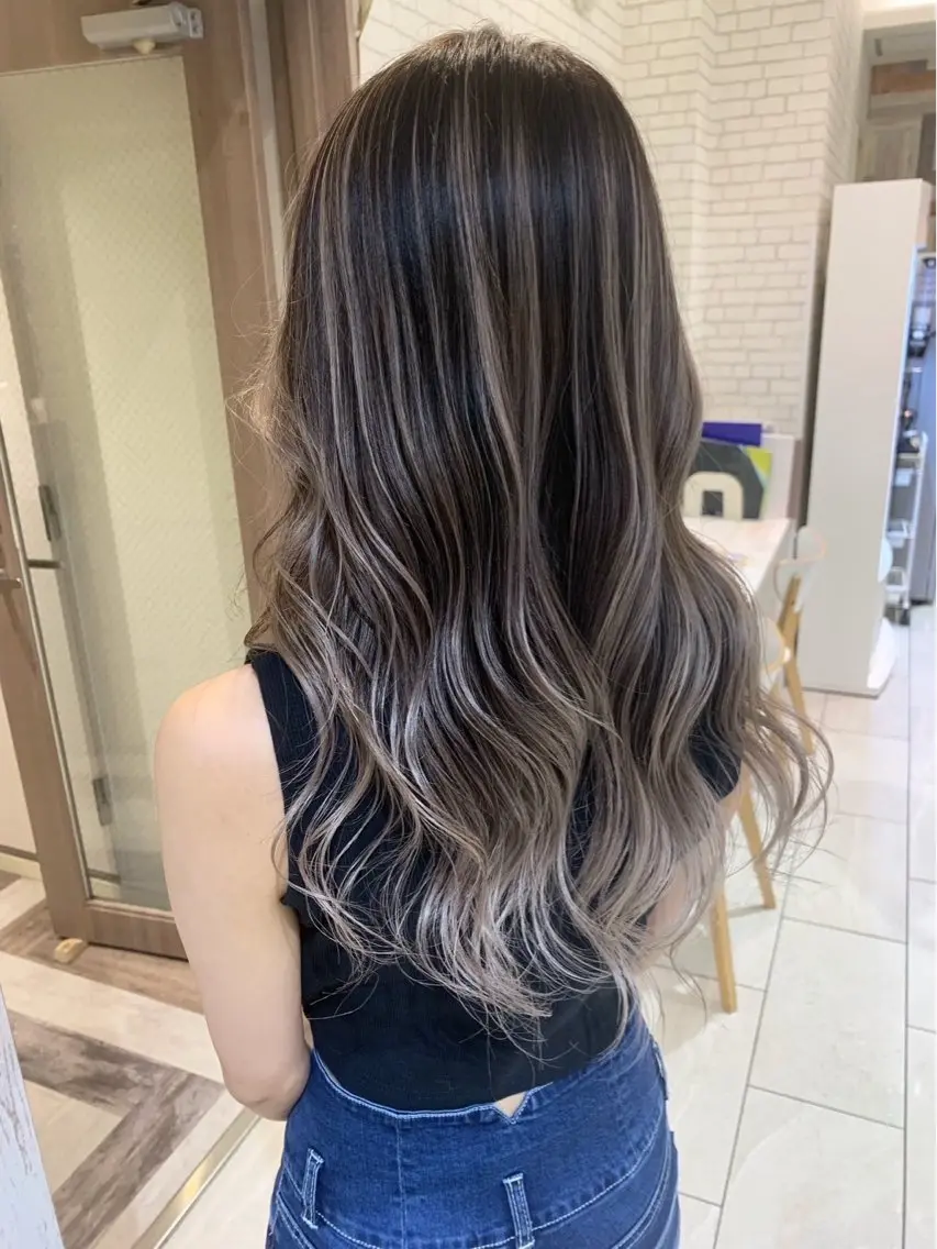 セミロング カラー 羽山 宇宙のヘアスタイル