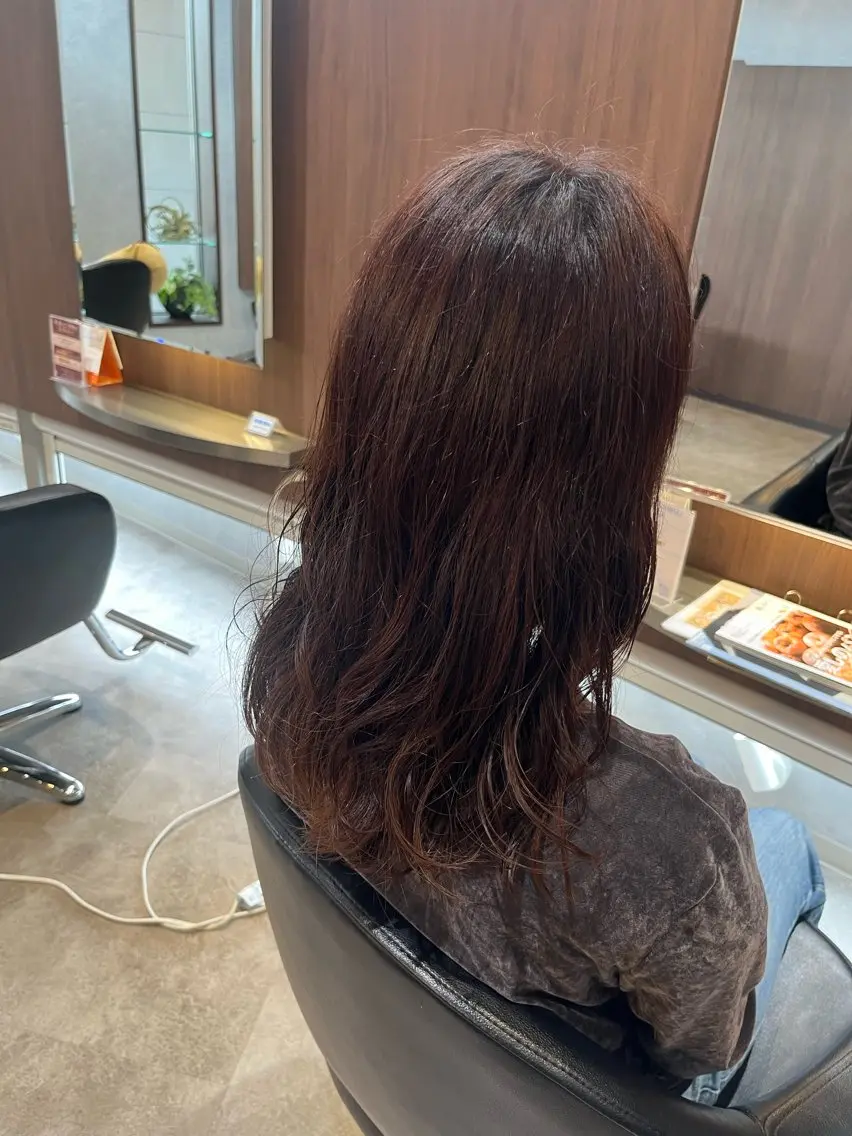 カラー 茨木 和泉のヘアスタイル