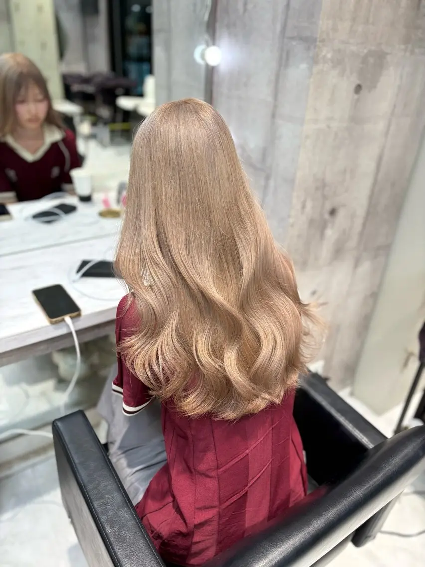 ロング カラー ヘアカラー トリートメント ヘアセット 色落ち綺麗🩰ハイ トーン🎀RINKAのヘアスタイル