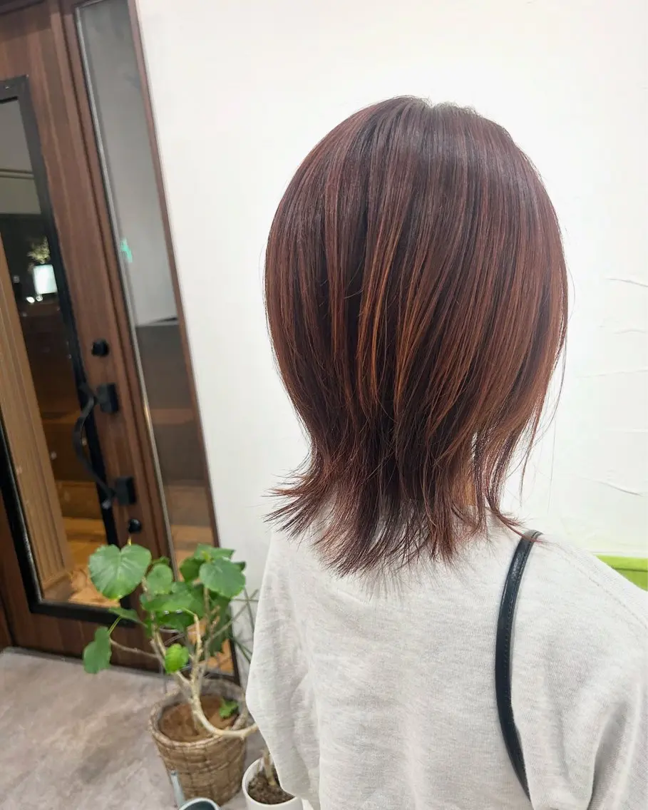 ミディアム ウルフカット 樋富 優香のヘアスタイル