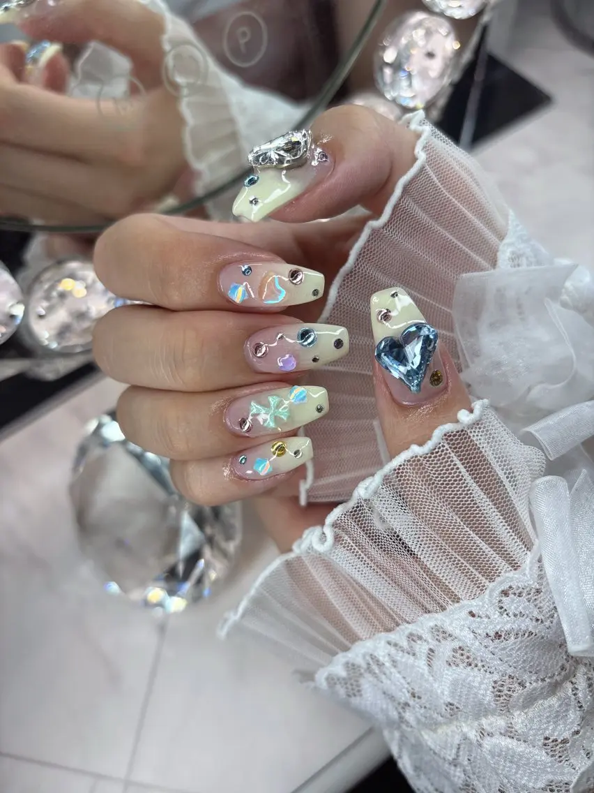 ネイル 24時まで❤︎韓国、 ワンホンネイルのネイルデザイン