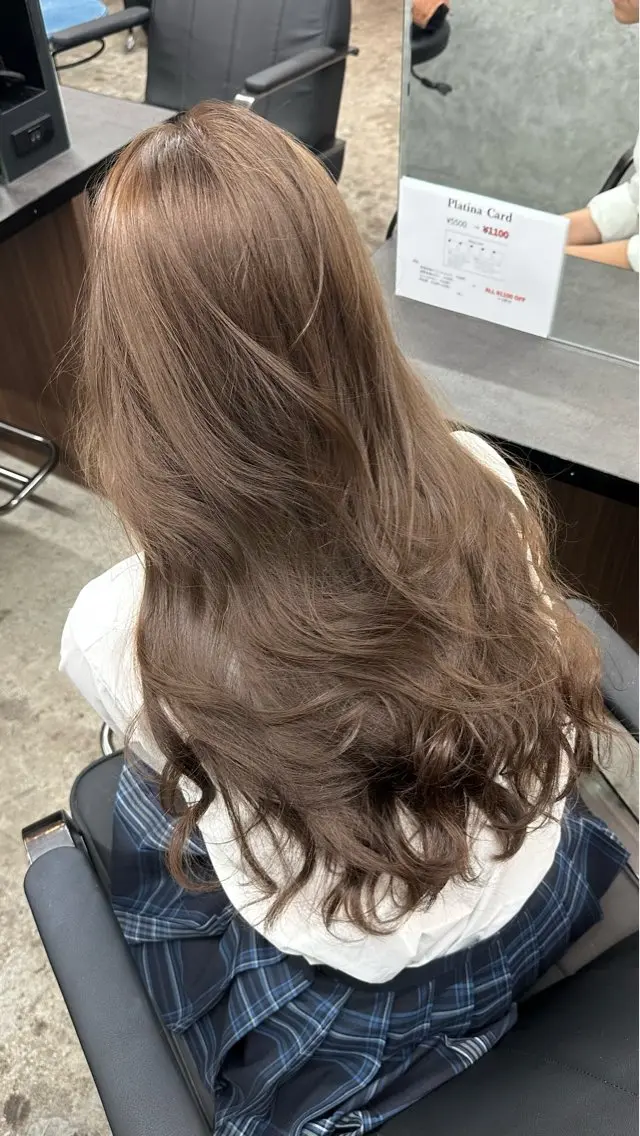 ロング カラー グレージュ ミルクティーグレージュ カット ヘアカラー トリートメント ダブルカラー/美髪 レイヤー/ユウゴのヘアスタイル