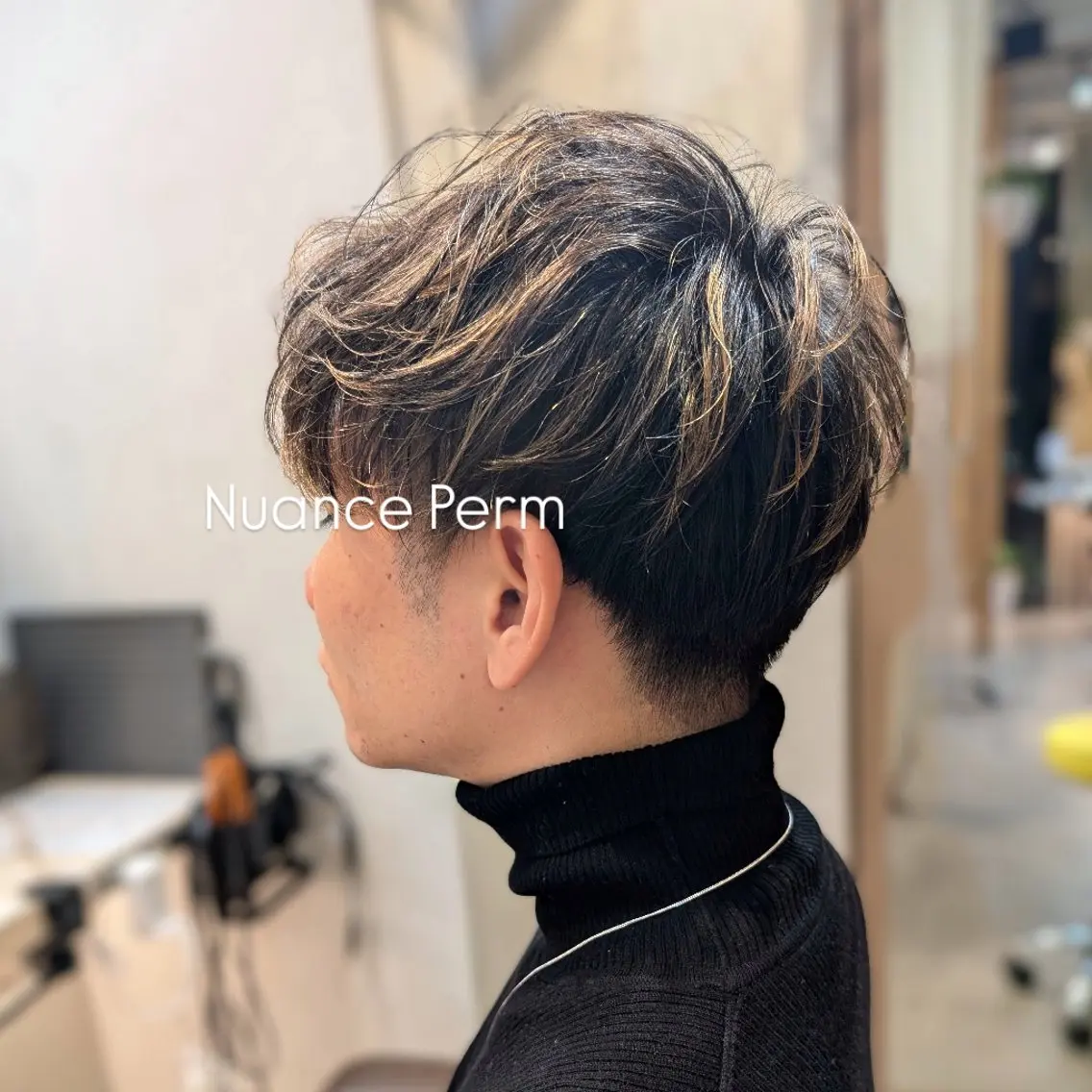 ショート パーマ カラー ハイライトカラー ハイライト koto💭 コトのヘアスタイル