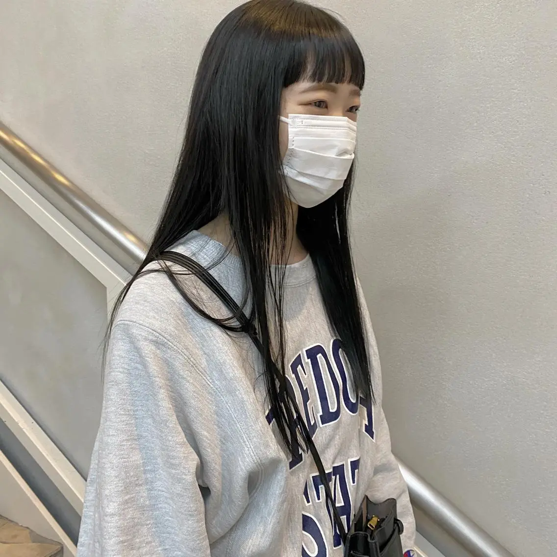 ロング カラー 黒髪 ウルフカット 811 大阪梅田 ウルフのヘアスタイル