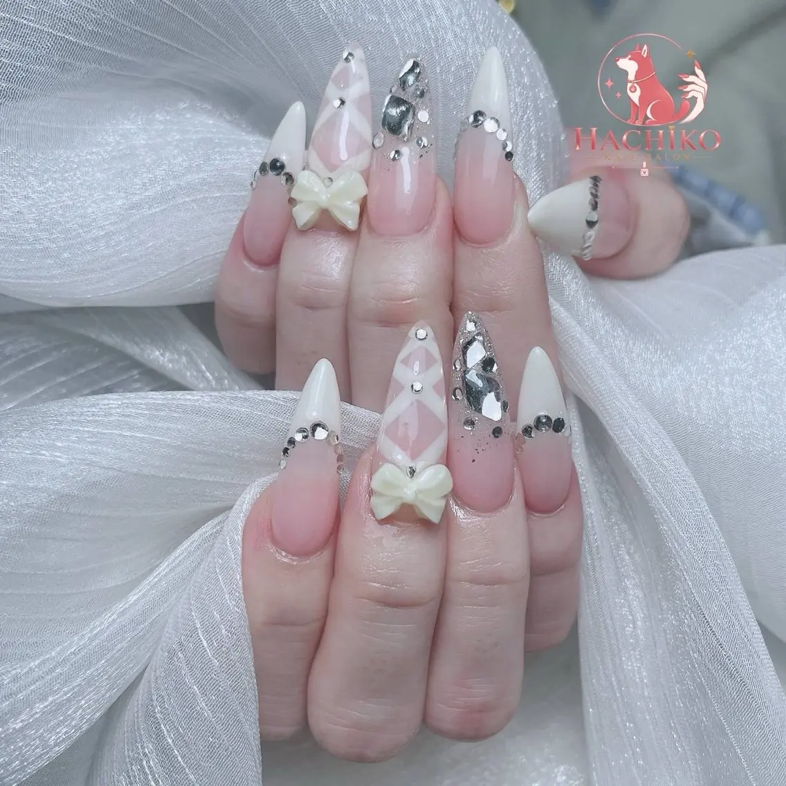 ネイル チークネイル クリアネイル ガーリー キラキラネイル 韓国ネイル ハンドネイル Hachiko Nail Salonのネイルデザイン