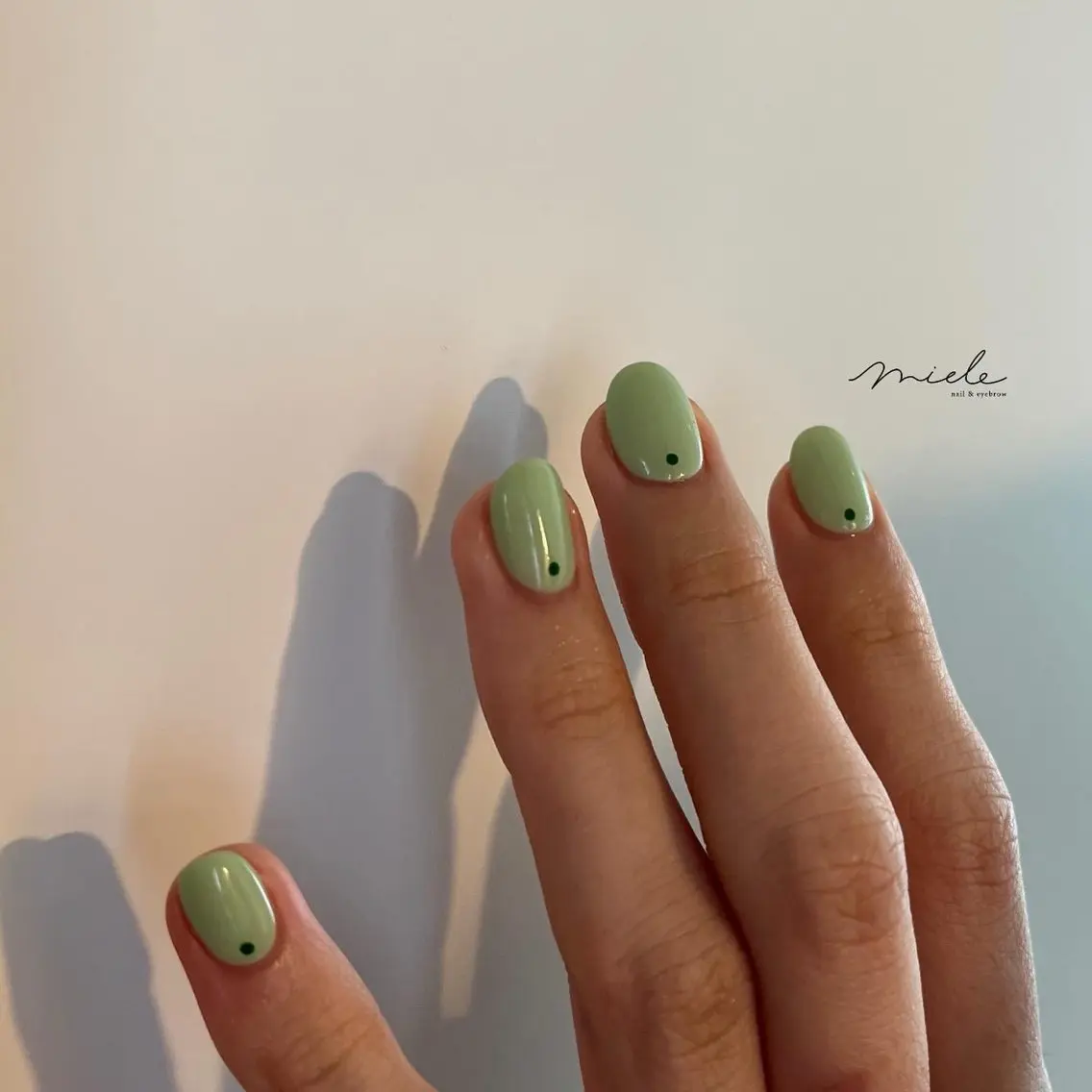 ネイル ハンドネイル miele【ミエレ】 海外シンプルデザインのネイルデザイン