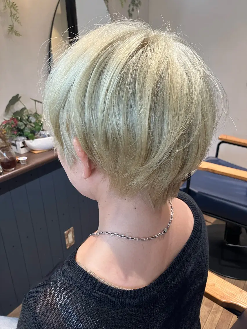 ショート カラー ブリーチ Ray hair 春日部のヘアスタイル