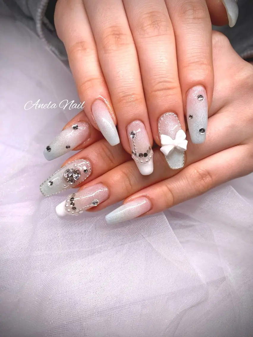 ネイル ブルー グラデーション 水色 夏ネイル Anela Nailのネイルデザイン