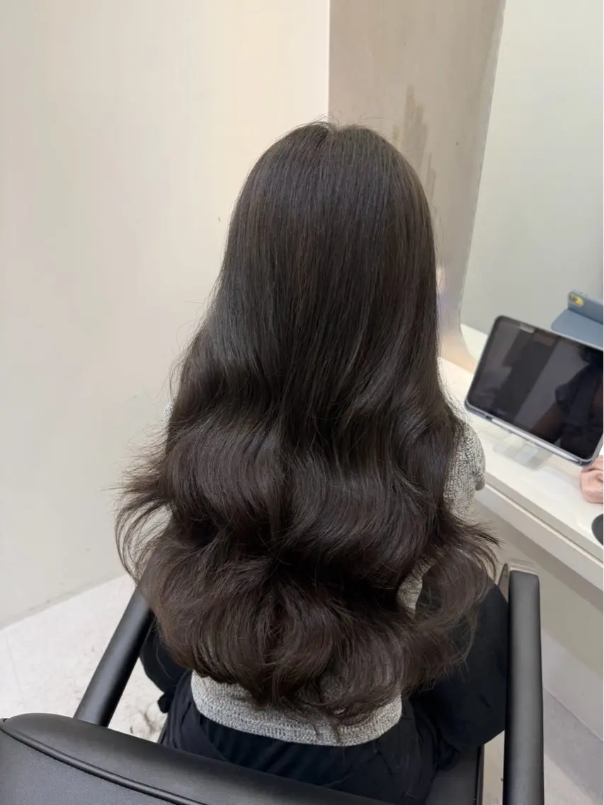 ロング カラー パーマ 伸ばしかけ デジタルパーマ ストレートパーマ コテ巻き風パーマ 縮毛矯正が得意のヘアスタイル