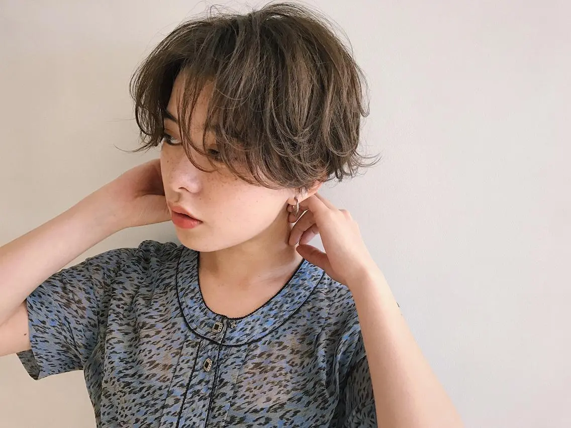 ショート カラー パーマ ヘアアレンジ ハンサムショート ショートヘア 小顔カット カット ヘアセット 松田 亮葉のヘアスタイル