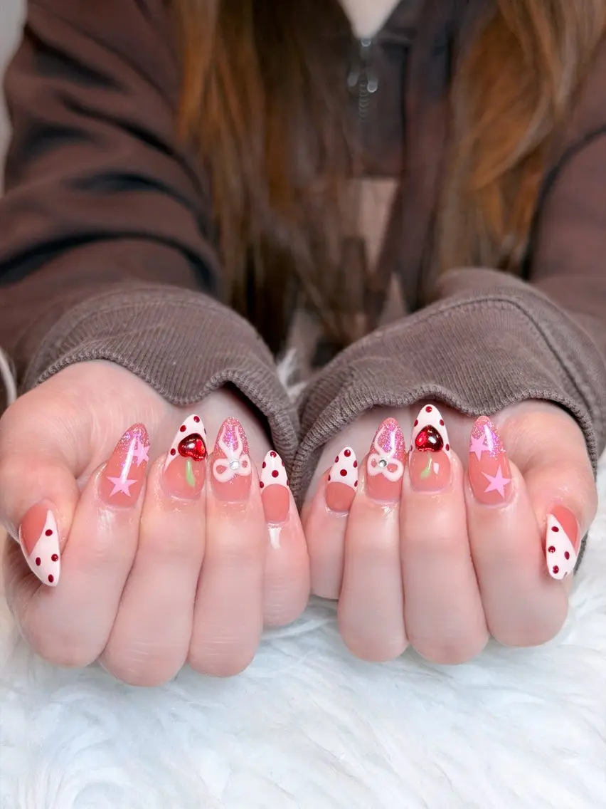 ネイル オーロラネイル ボルドー ブラウン 氷ネイル・うるうるネイル キラキラネイル ハンドネイル Julli NailStudioのネイルデザイン