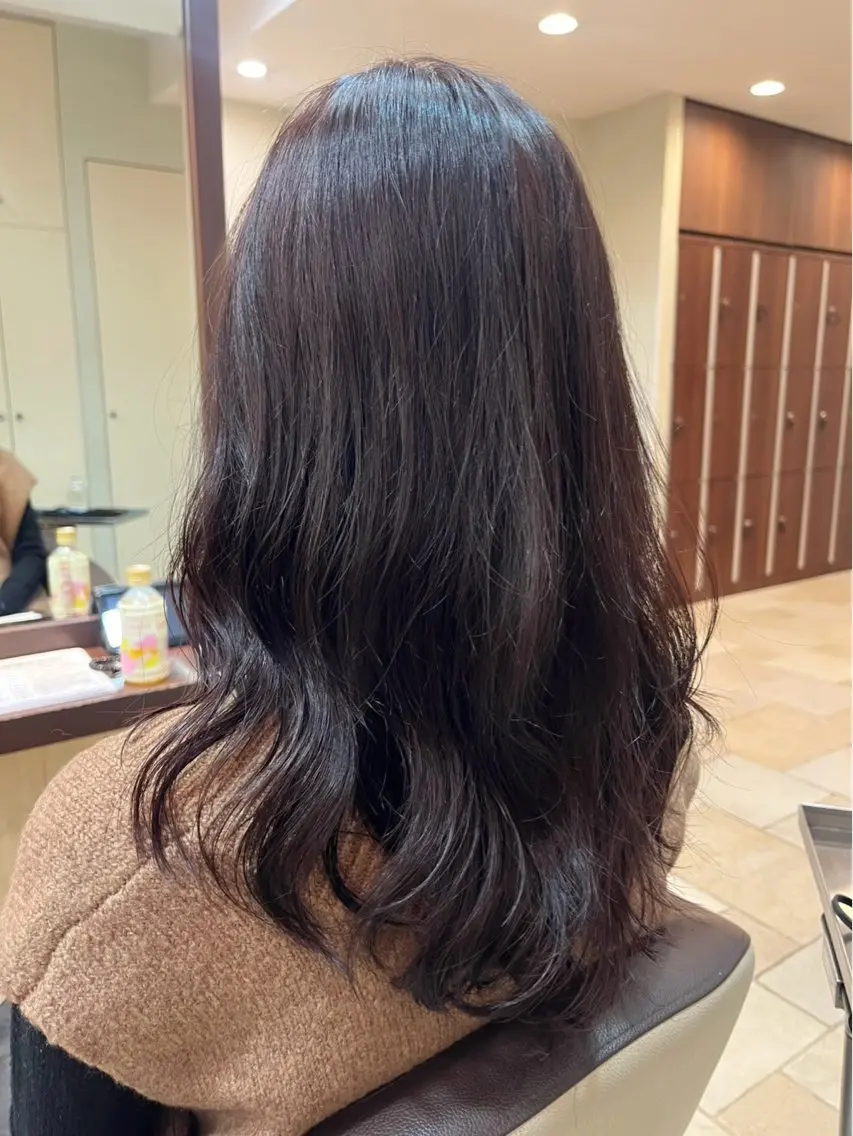 セミロング パーマ 脇野 真琴のヘアスタイル