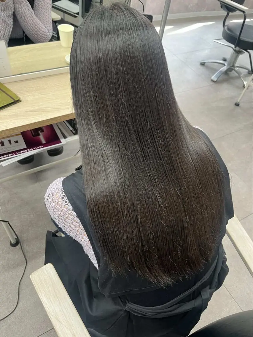 【就活生にもおすすめ🍀】暗めワンカラー➕サブリミック髪質改善3stepトリートメントの写真