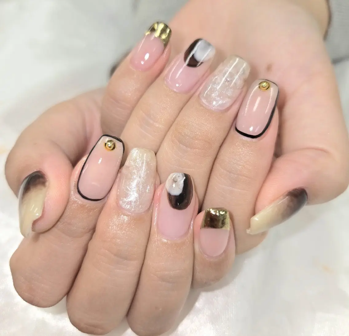 ネイル 長さ出し ジェルネイル マグネットネイル 持ち込み ニュアンスネイル ハンドネイル スカルプ指名No.1 河野 雑誌掲載サロンのネイルデザイン