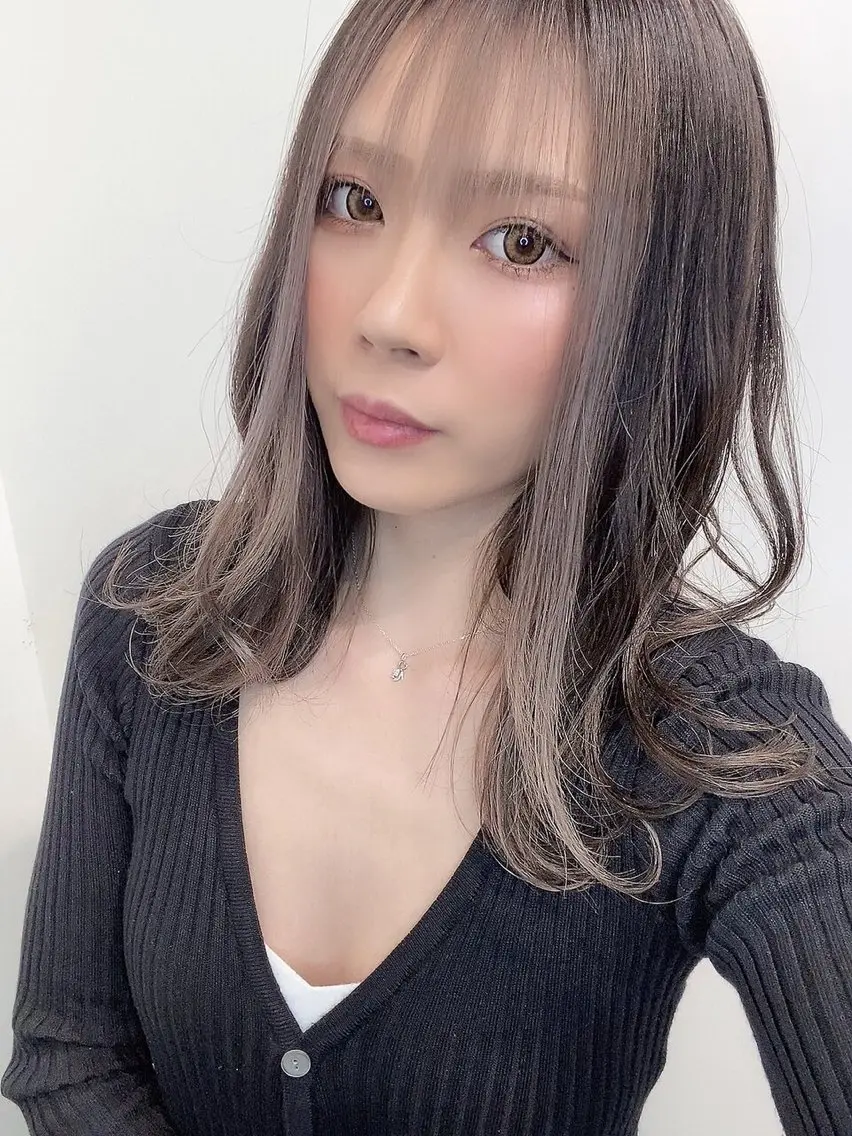 セミロング カラー ヘアアレンジ キッズ 新越谷 西口徒歩1分 寒色カラー 日和佐のヘアスタイル
