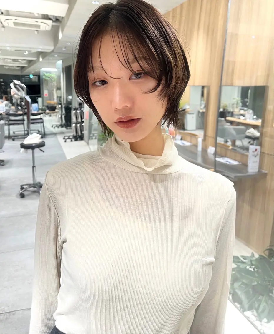 ショート レイヤー MINX伊藤なず菜のヘアスタイル