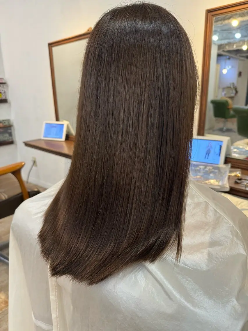 セミロング 縮毛矯正 レイヤーカット 中屋光貴のヘアスタイル
