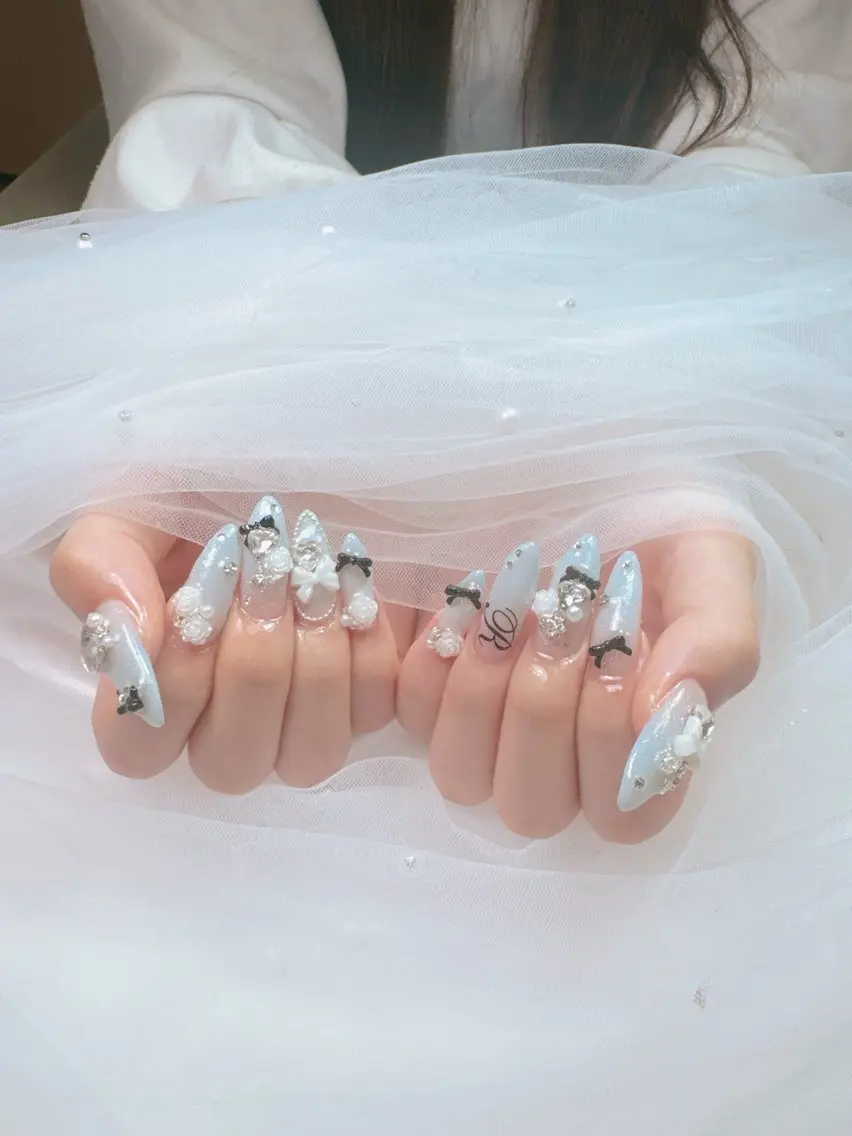 ネイル アートネイル チークネイル フレンチネイル ジェルネイル ガラスフレンチ ハンドネイル Queeens nailのネイルデザイン